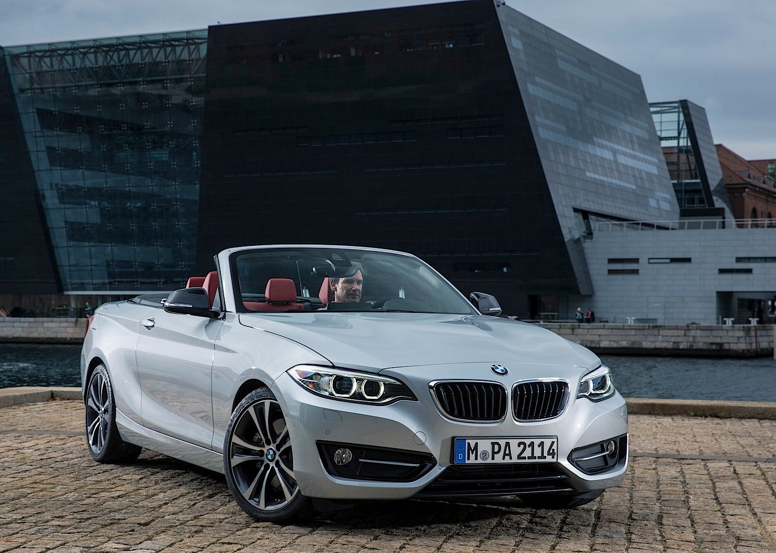 Bmw 2 Series Convertible photo 14