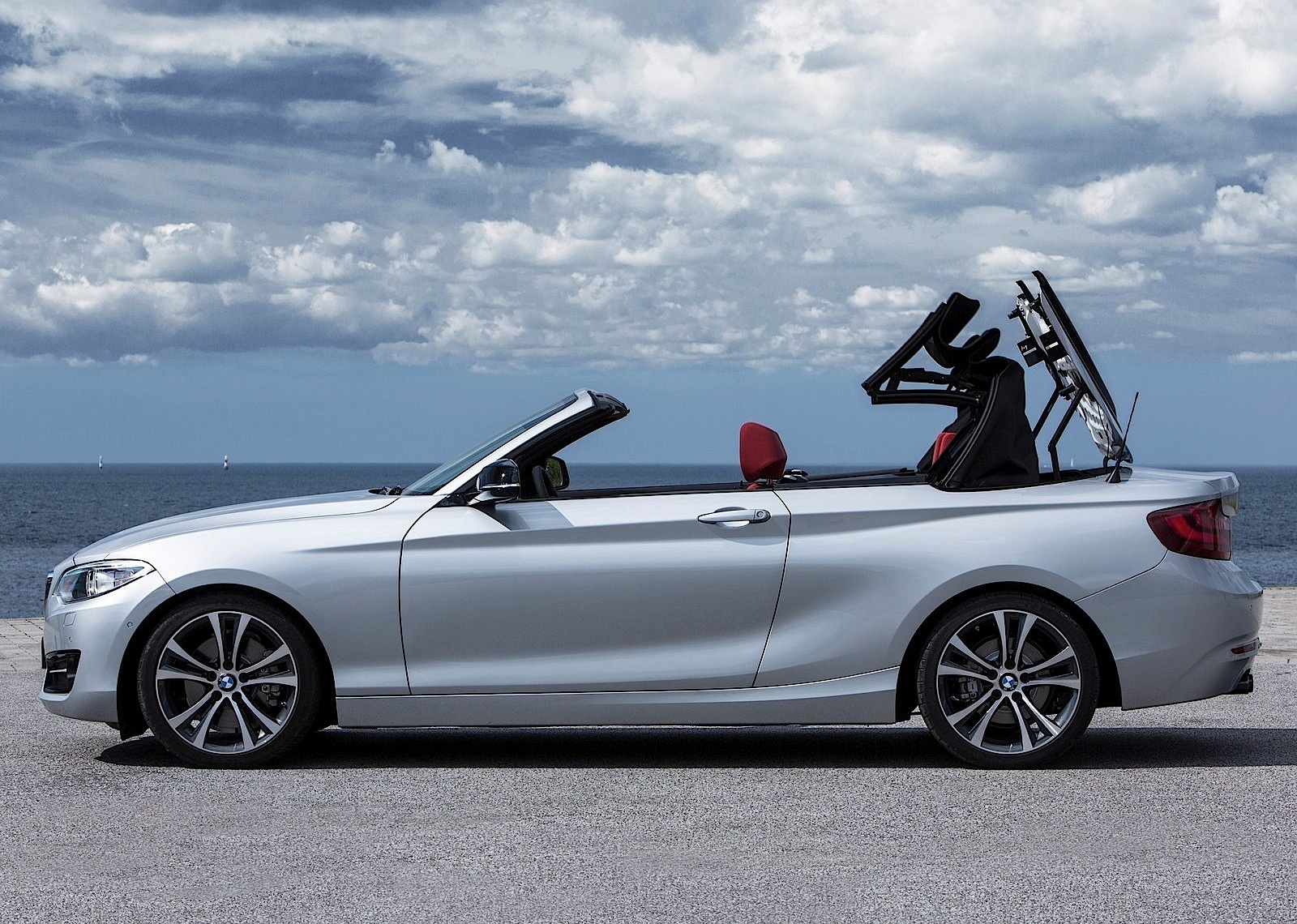 Bmw 2 Series Convertible photo 23