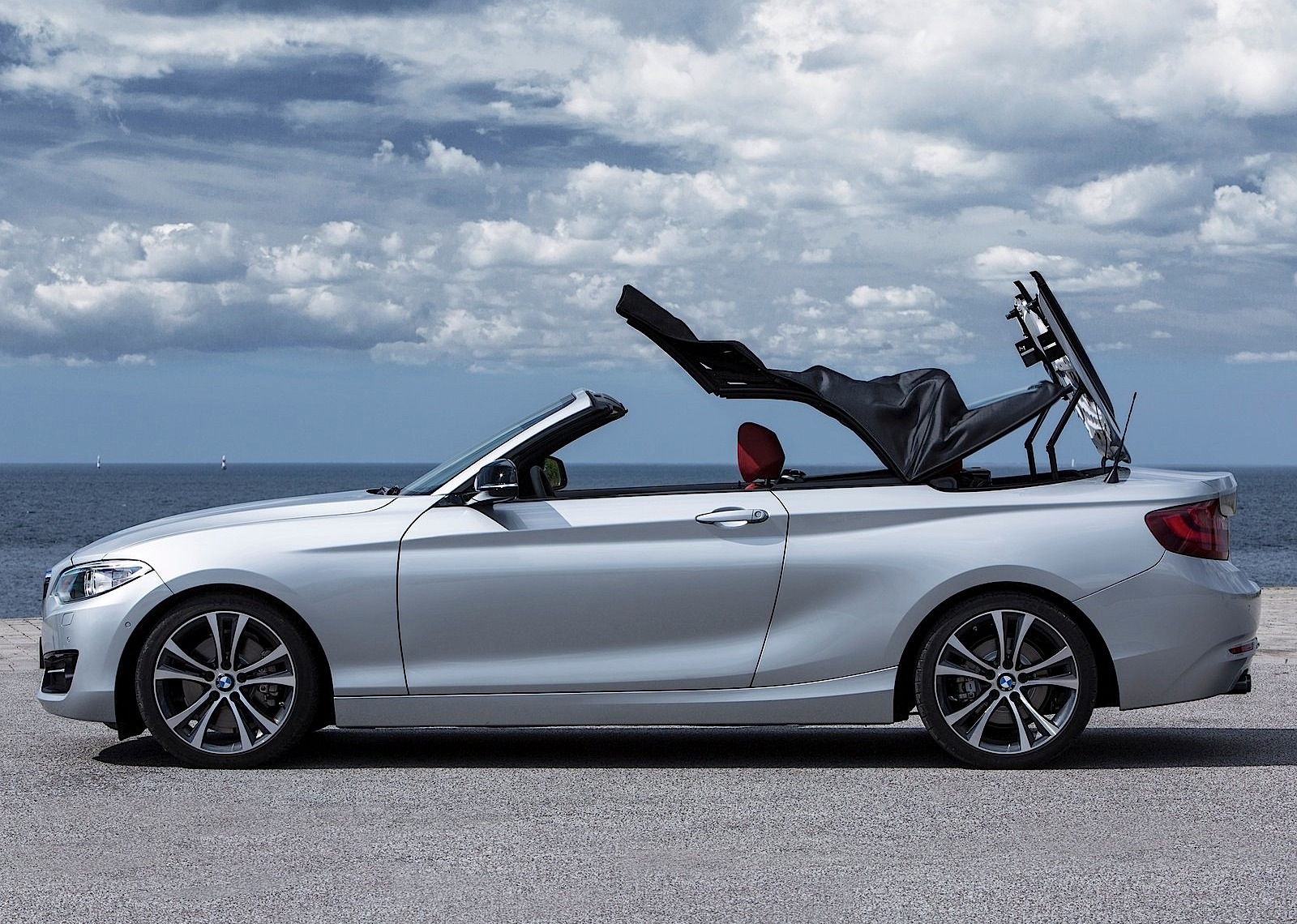 Bmw 2 Series Convertible photo 24