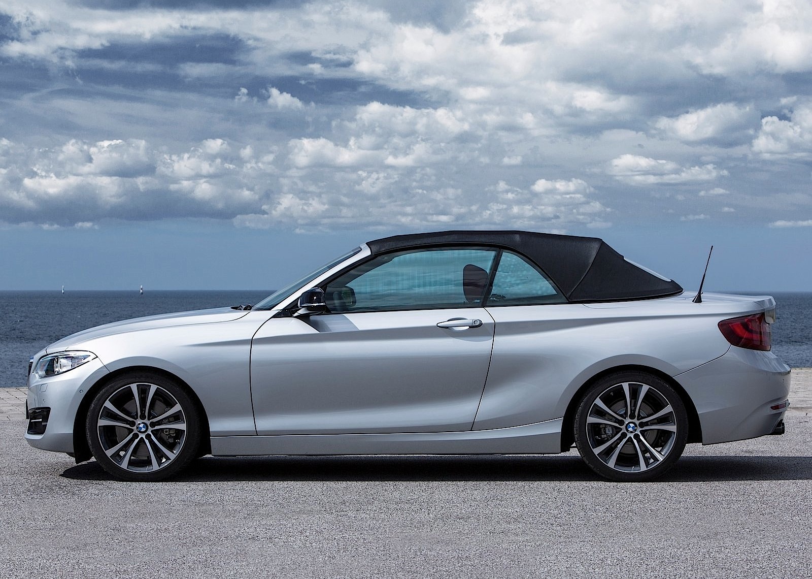 Bmw 2 Series Convertible photo 28