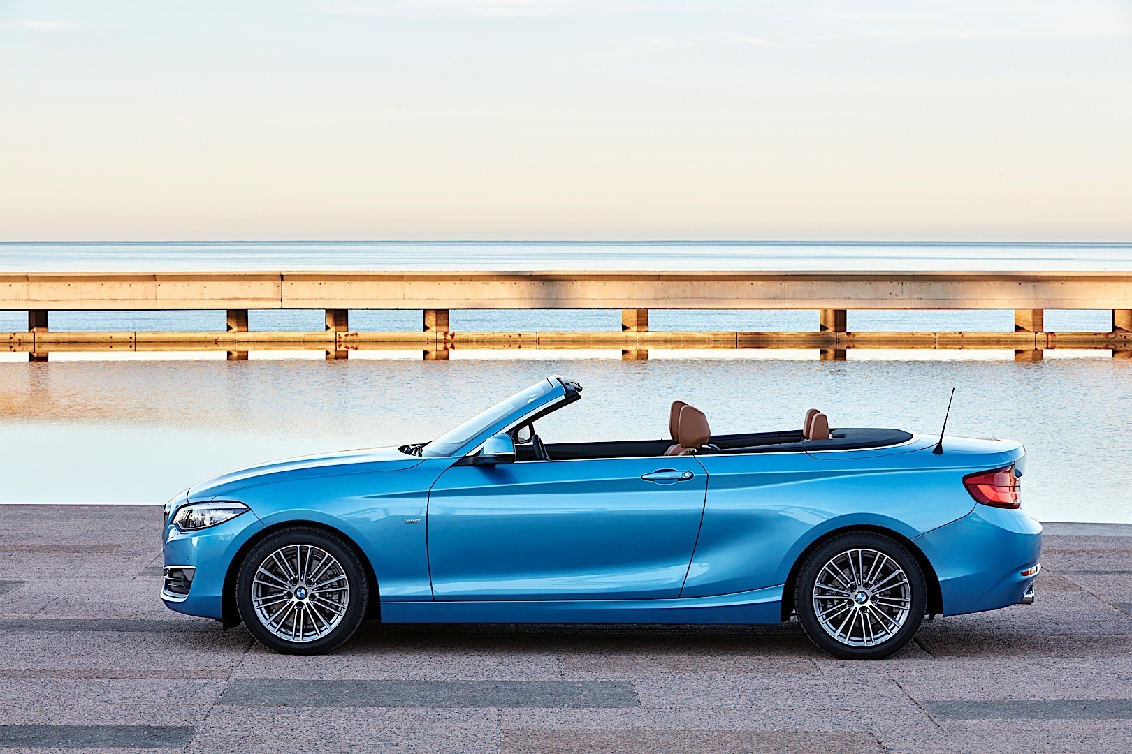 Bmw 2 Series Convertible photo 3
