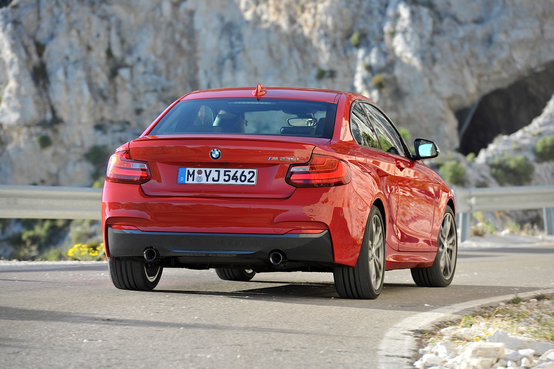 Bmw 2 Series Coupe photo 12