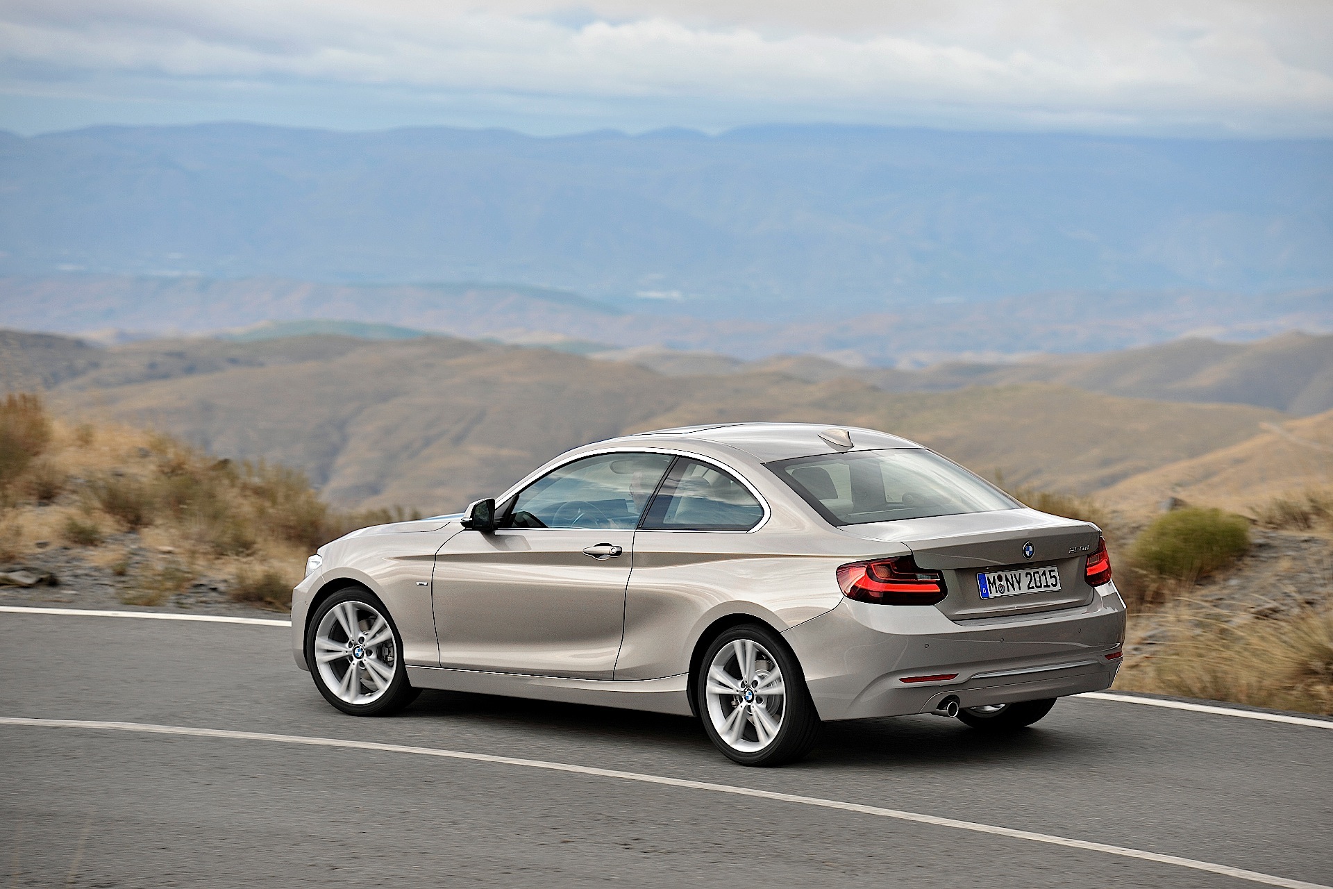 Bmw 2 Series Coupe photo 14