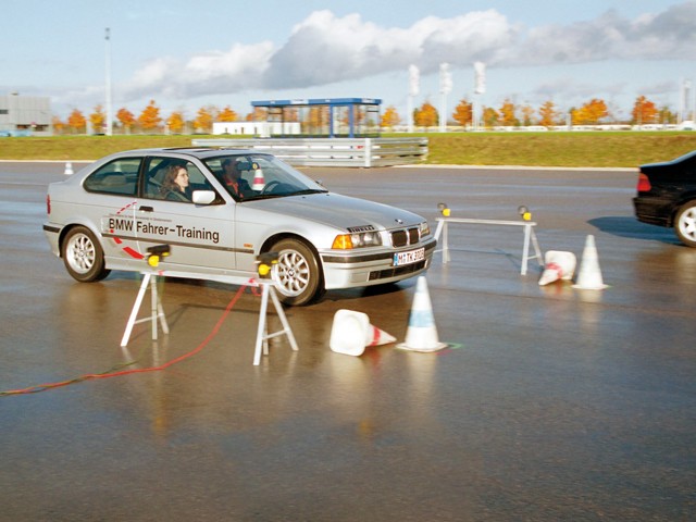 Bmw 3 Series Compact photo 19