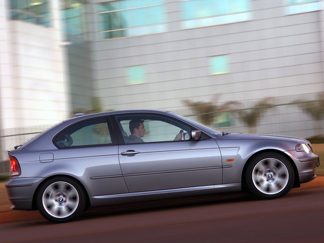 Bmw 3 Series Compact photo 23