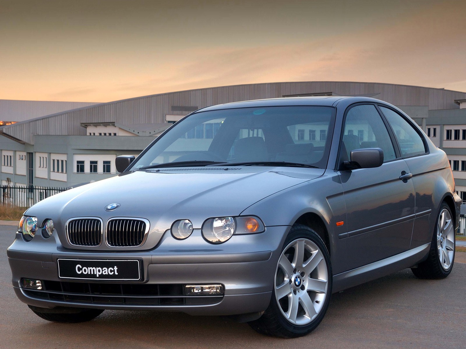 Bmw 3 Series Compact photo 26