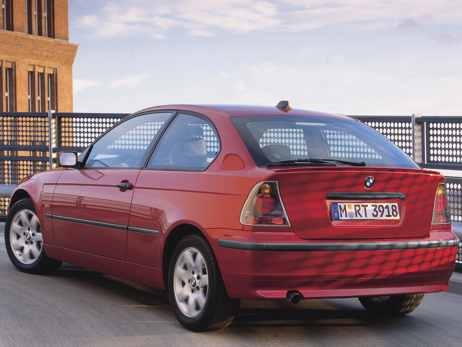Bmw 3 Series Compact photo 30