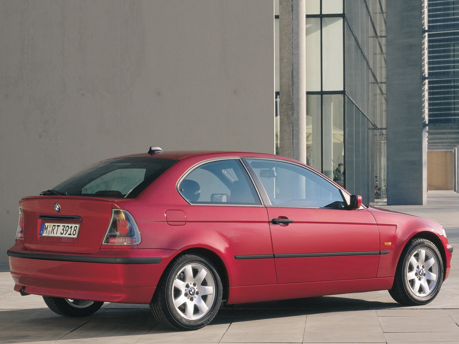 Bmw 3 Series Compact photo 32