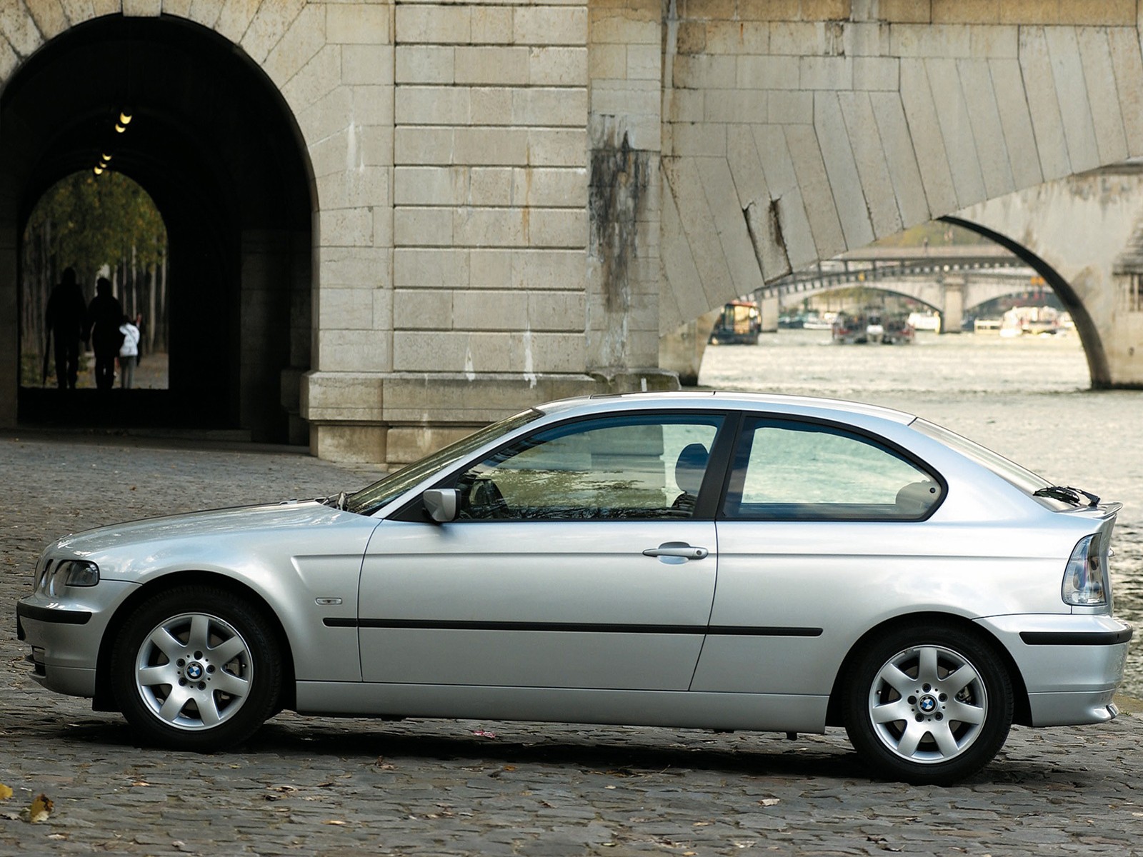 Bmw 3 Series Compact photo 34