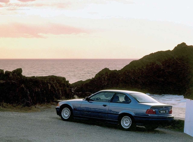 Bmw 3 Series Coupe foto 4