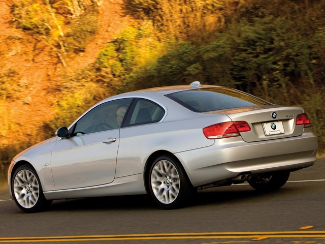 Bmw 3 Series Coupe foto 18