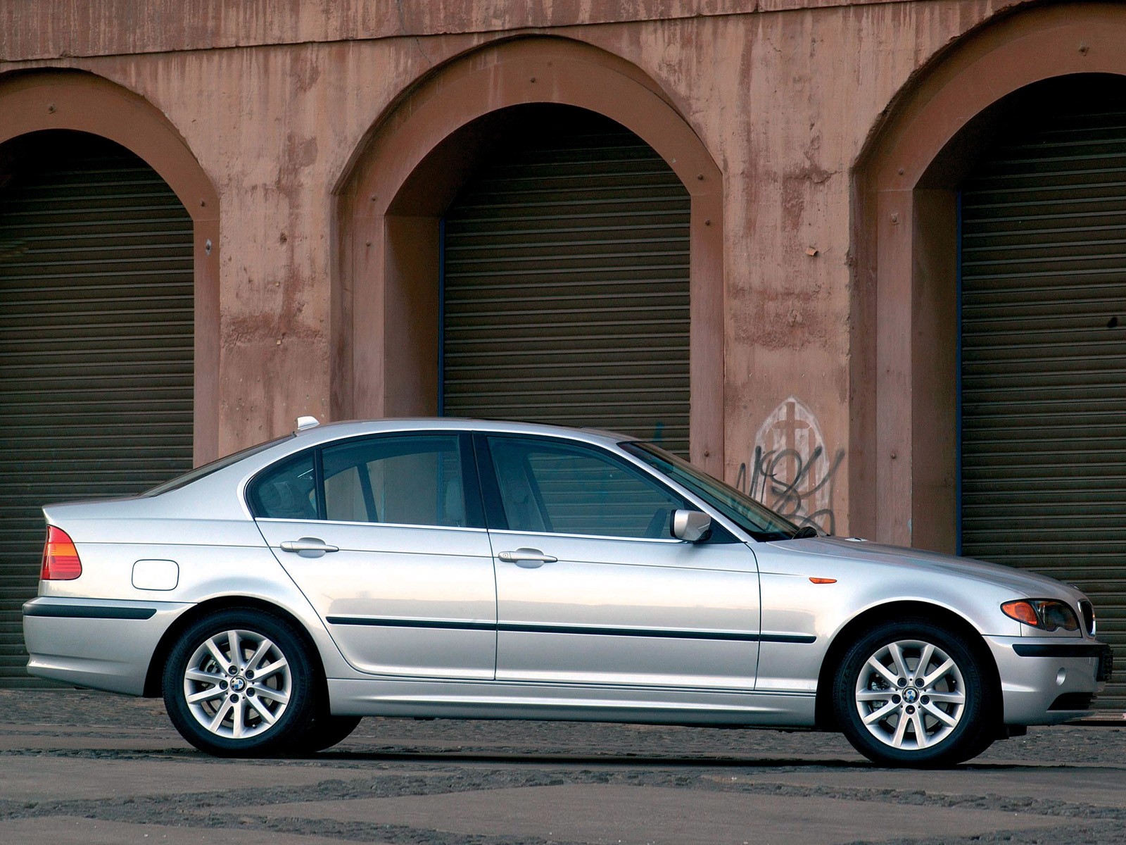 Bmw 3 Series Sedan photo 21