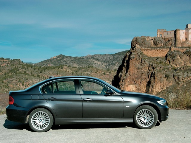 Bmw 3 Series Sedan foto 24