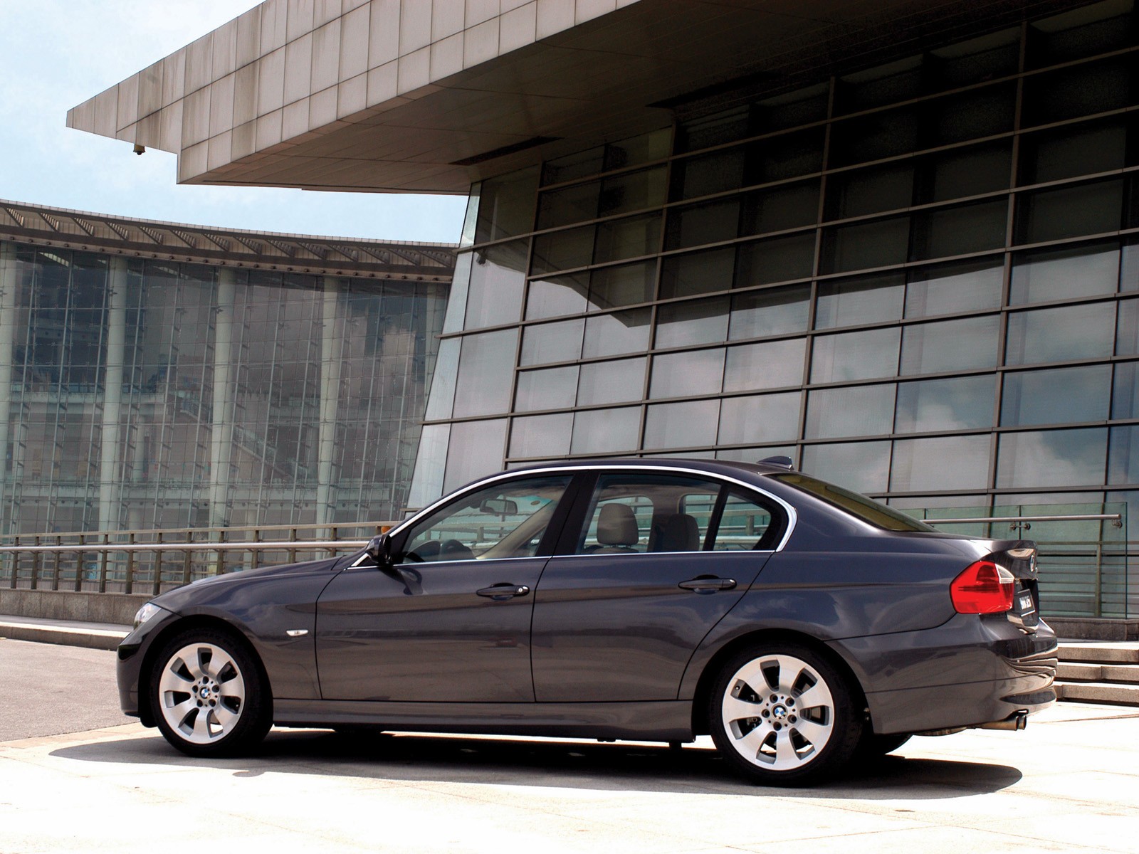 Bmw 3 Series Sedan photo 27
