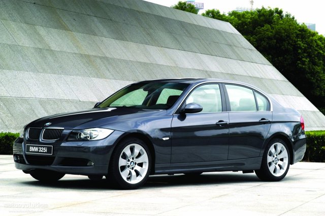 Bmw 3 Series Sedan foto 3