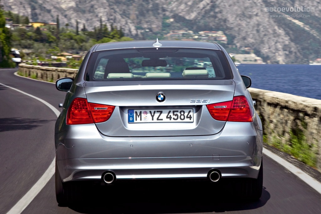 Bmw 3 Series Sedan photo 12