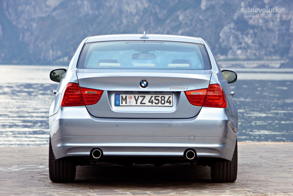 Bmw 3 Series Sedan photo 2
