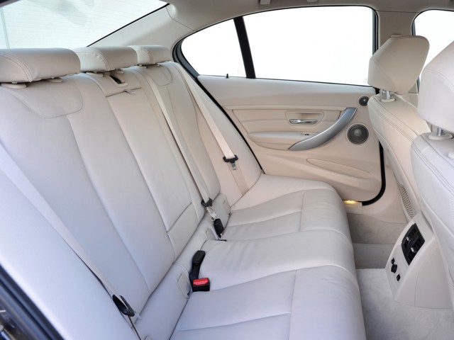 Bmw 3 Series Sedan photo 90
