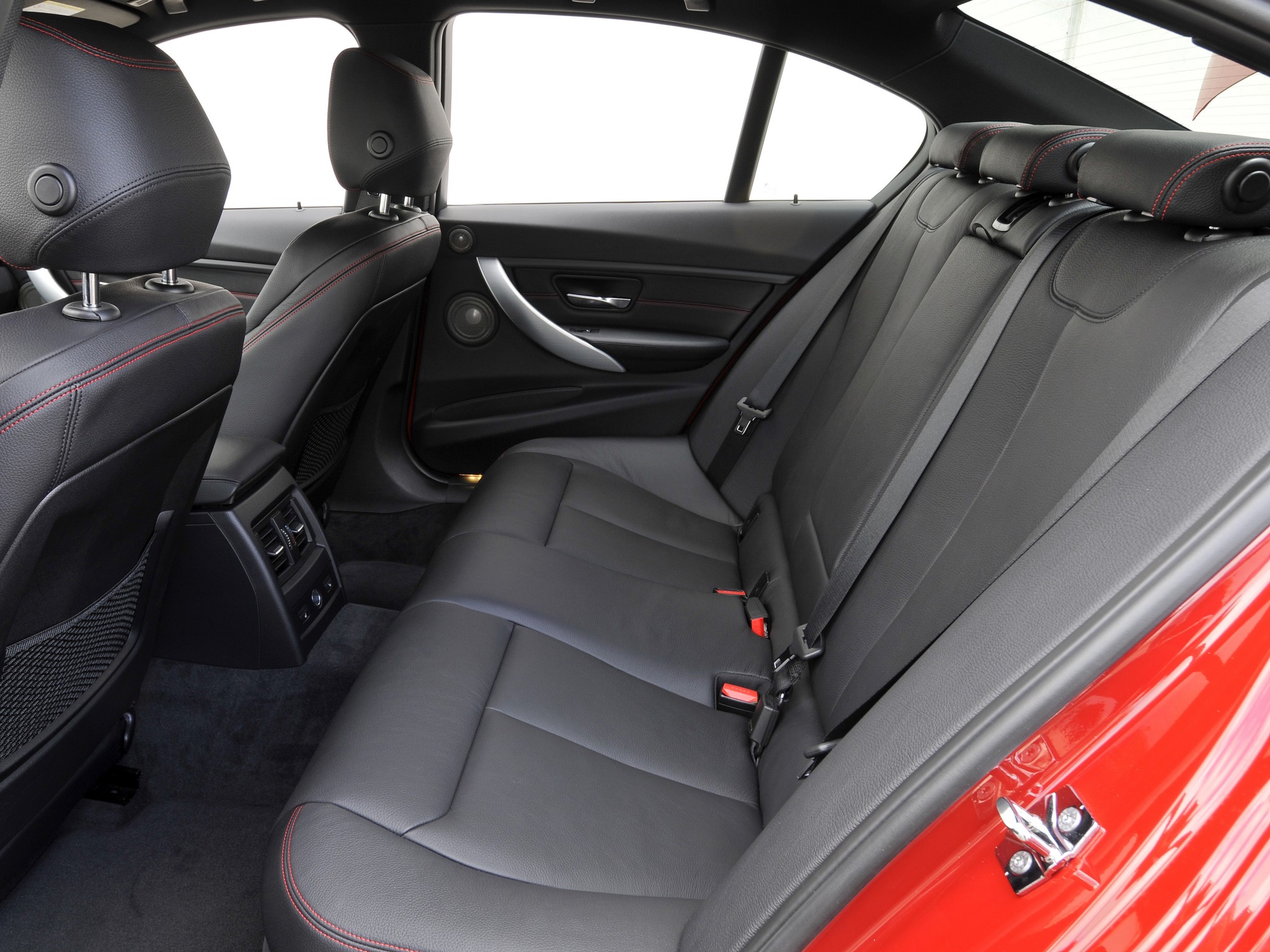 Bmw 3 Series Sedan photo 95