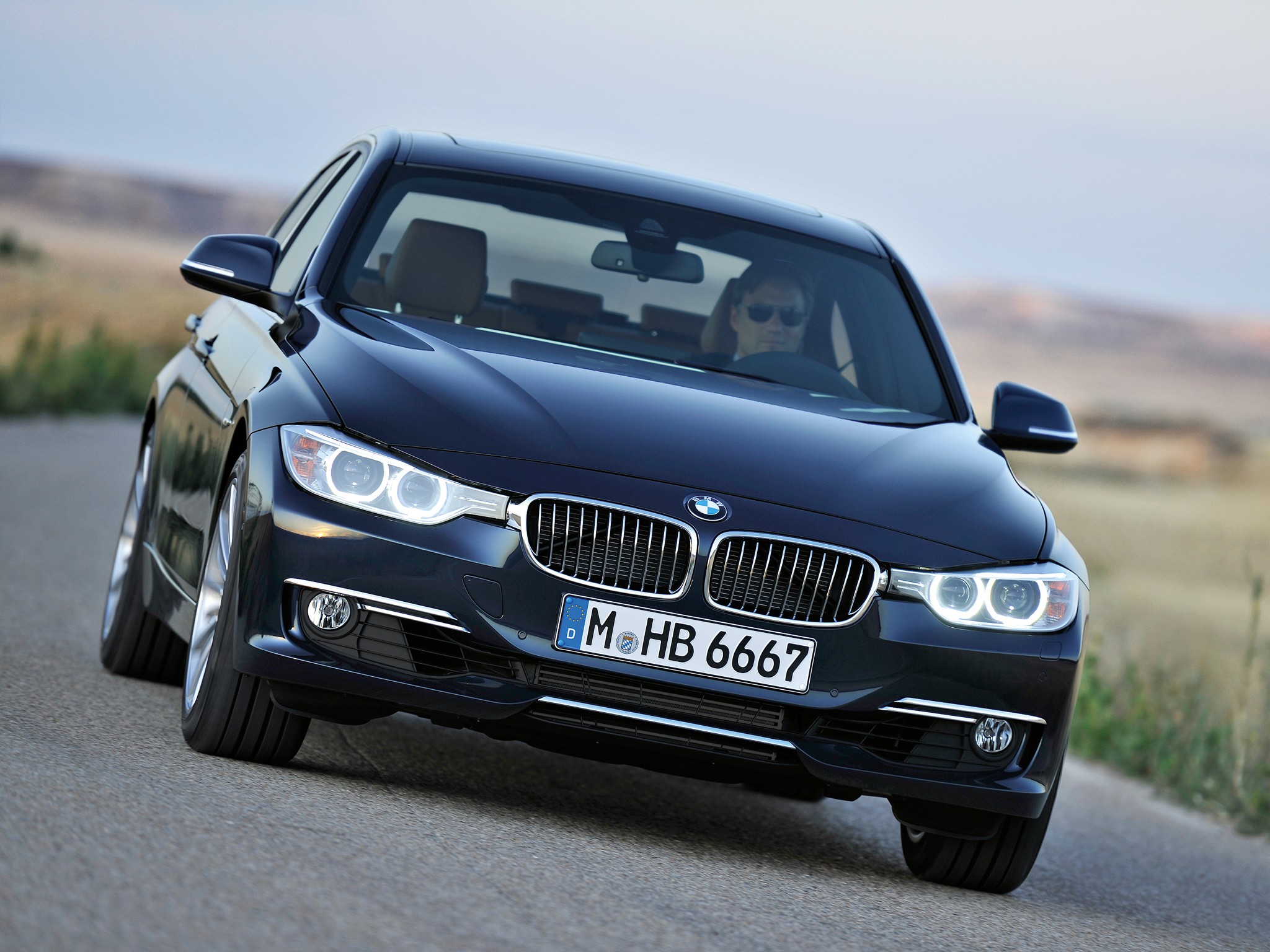Bmw 3 Series Sedan photo 13