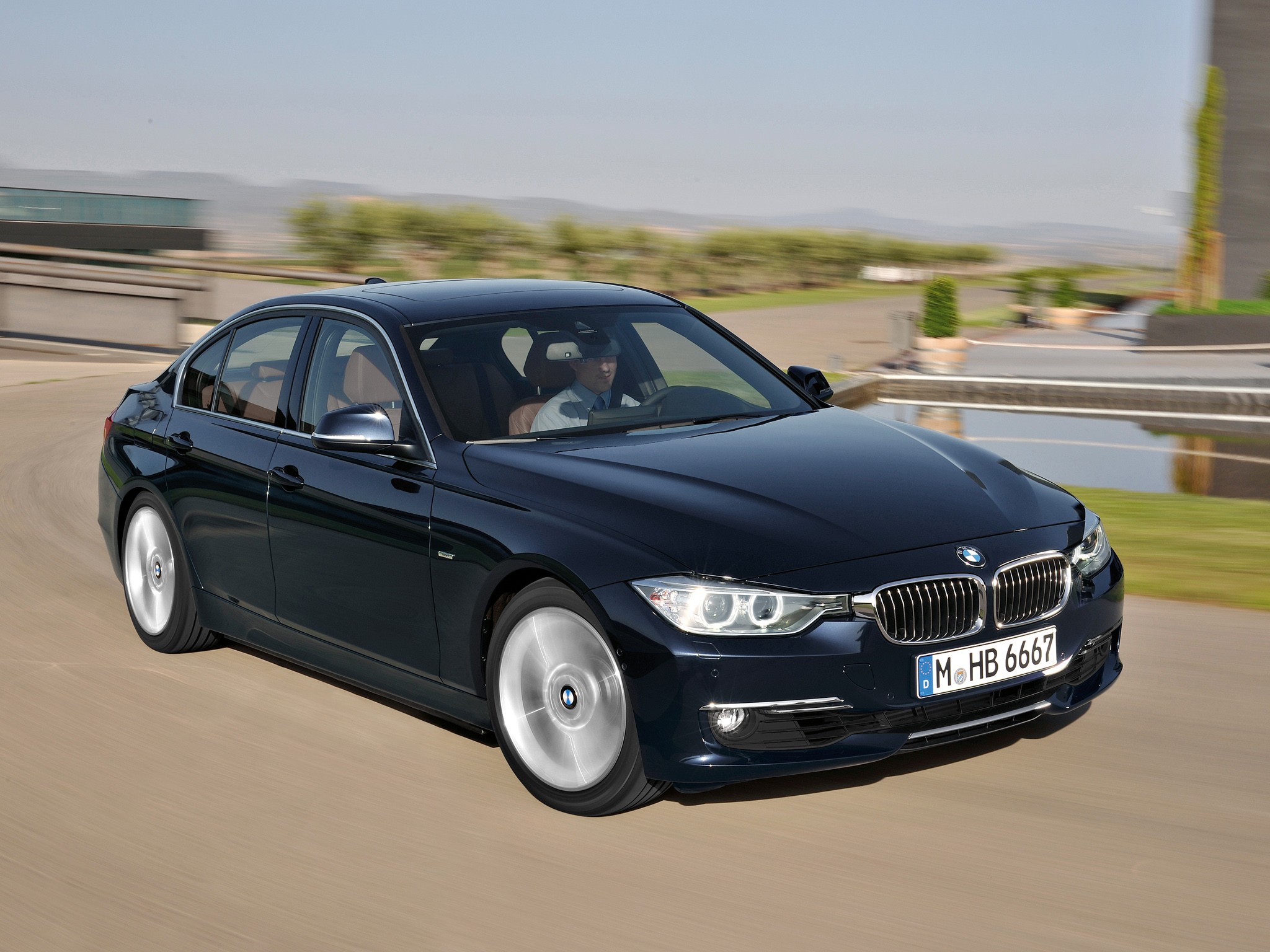 Bmw 3 Series Sedan photo 15