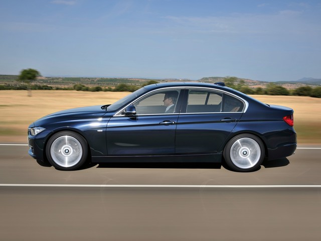 Bmw 3 Series Sedan photo 16
