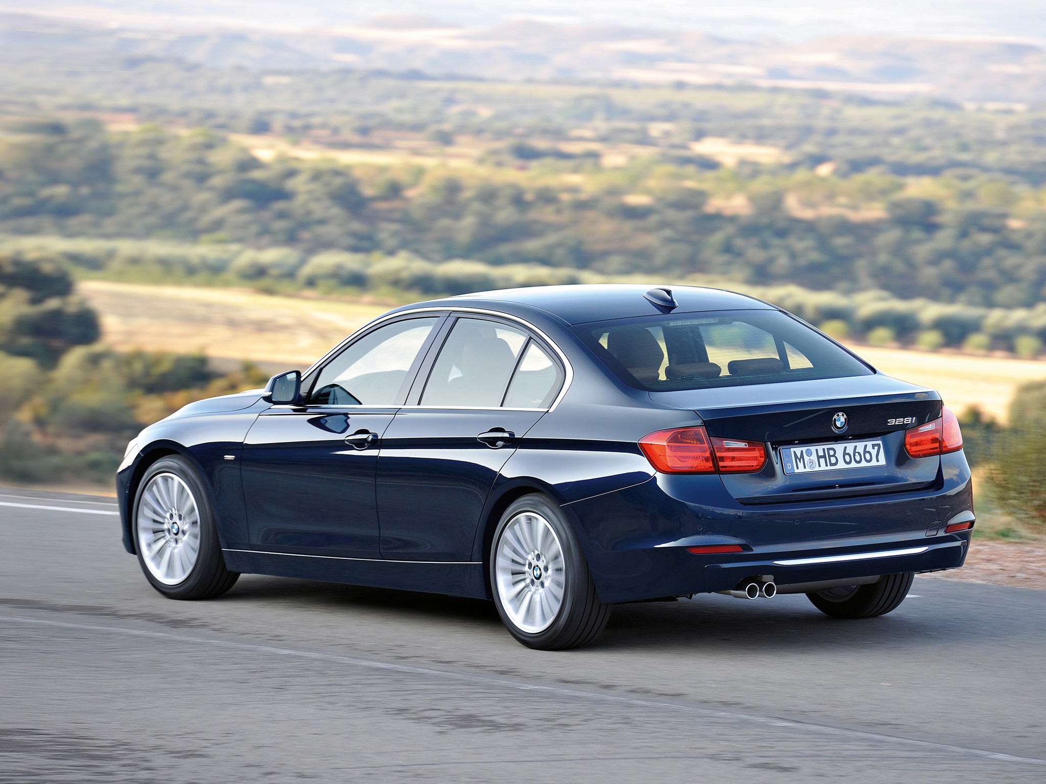 Bmw 3 Series Sedan photo 17