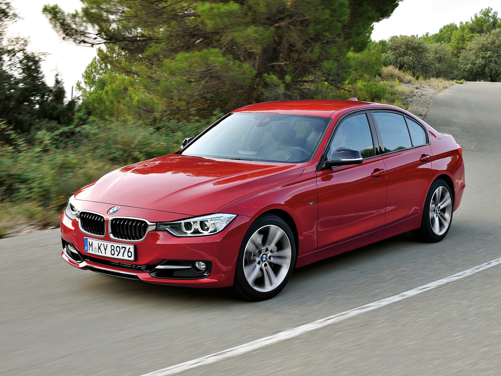 Bmw 3 Series Sedan photo 24