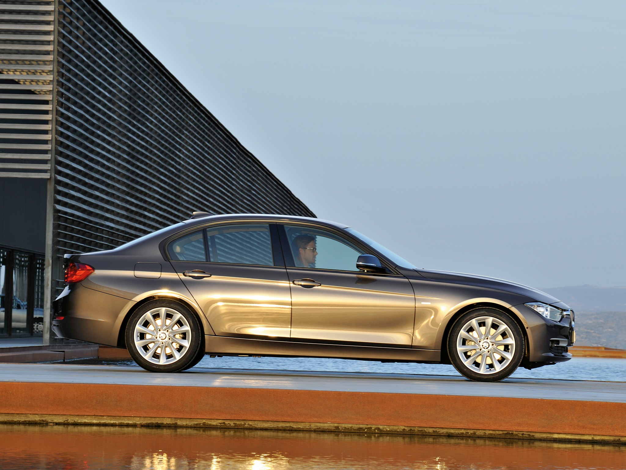 Bmw 3 Series Sedan photo 29