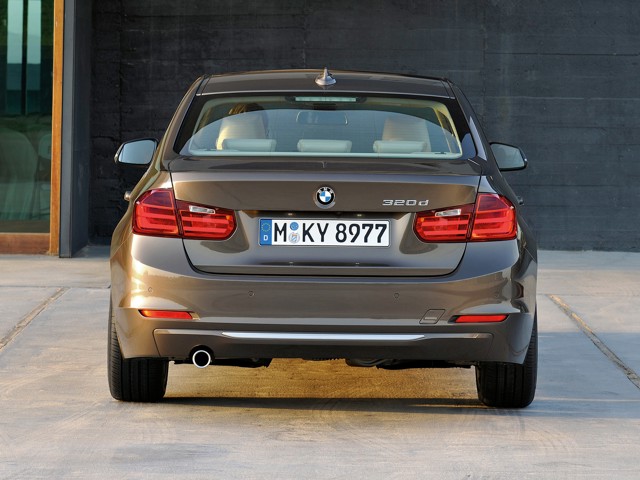 Bmw 3 Series Sedan photo 30
