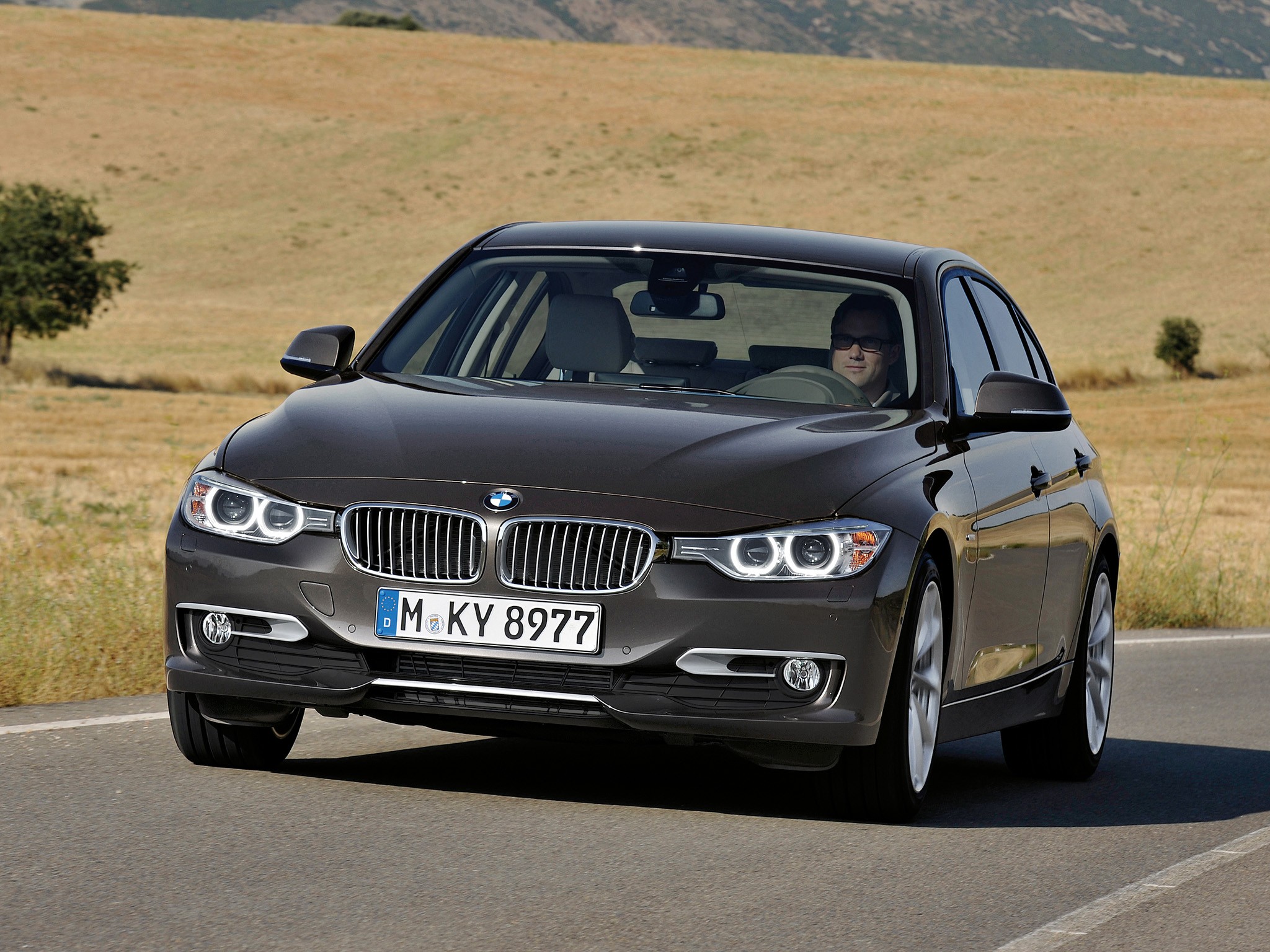 Bmw 3 Series Sedan photo 32