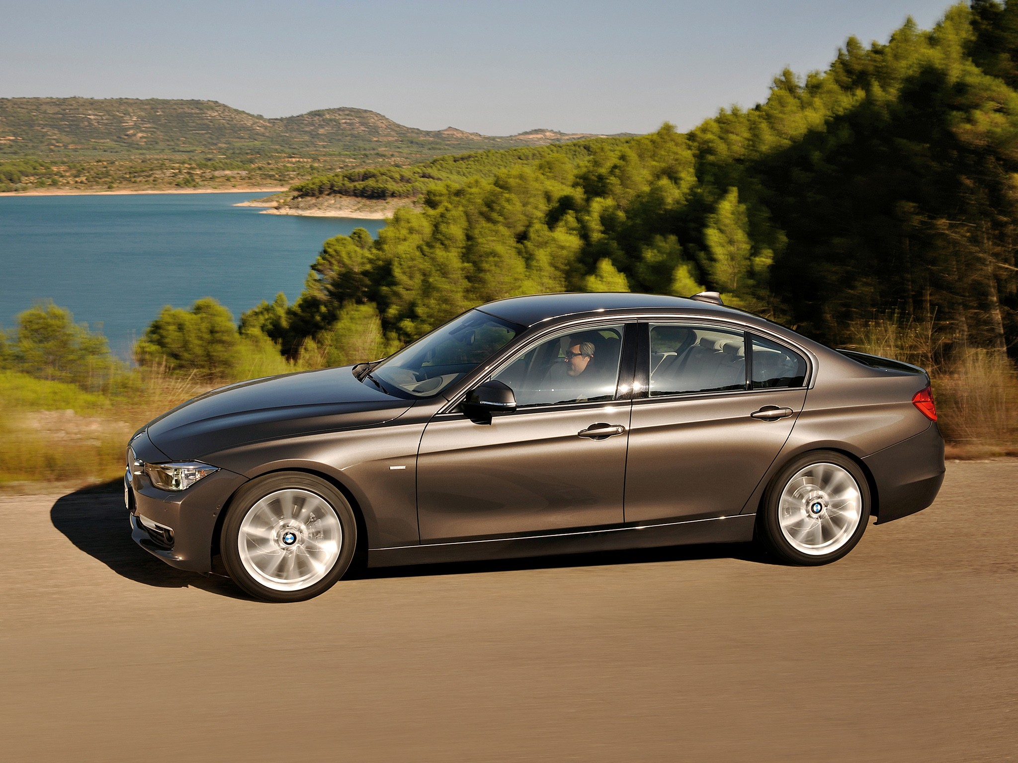 Bmw 3 Series Sedan photo 36