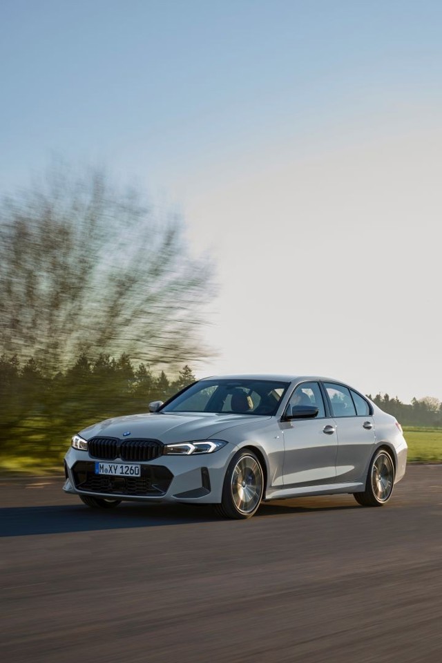 Bmw 3 Series Sedan photo 17