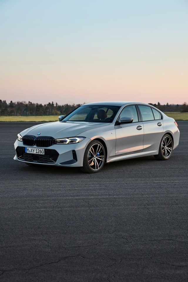 Bmw 3 Series Sedan photo 23