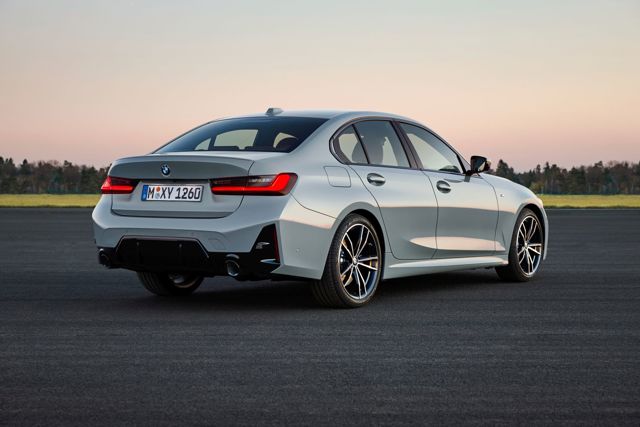 Bmw 3 Series Sedan photo 24