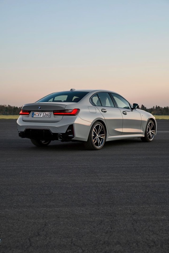 Bmw 3 Series Sedan photo 25