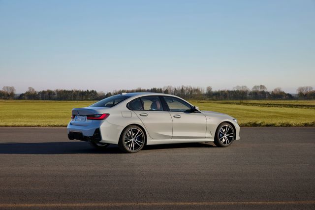 Bmw 3 Series Sedan photo 27
