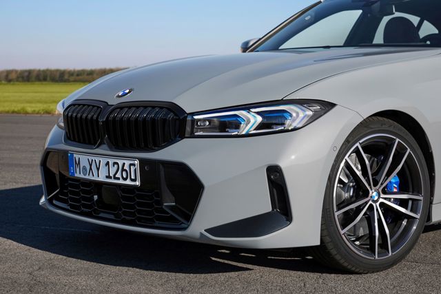 Bmw 3 Series Sedan photo 28