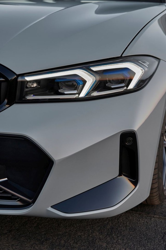 Bmw 3 Series Sedan photo 29