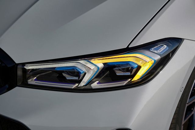 Bmw 3 Series Sedan photo 32