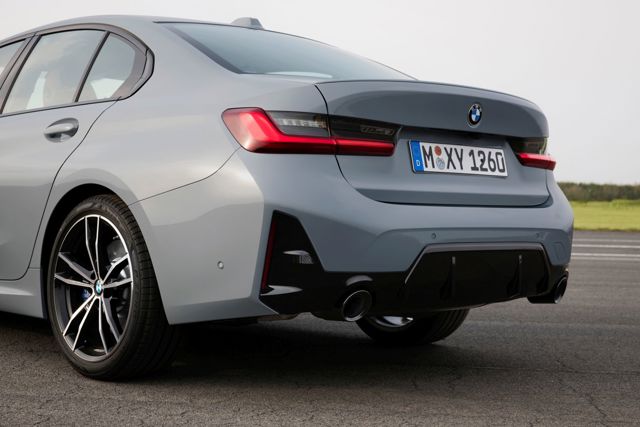 Bmw 3 Series Sedan photo 35