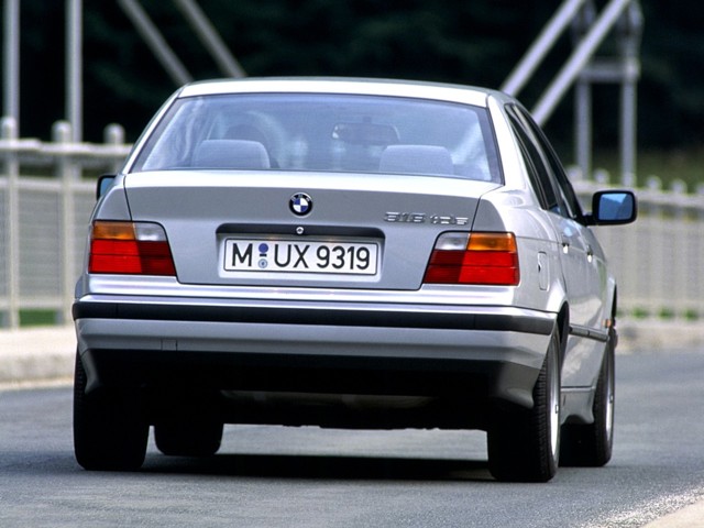Bmw 3 Series Sedan photo 16