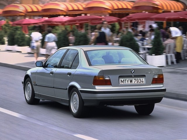 Bmw 3 Series Sedan photo 18