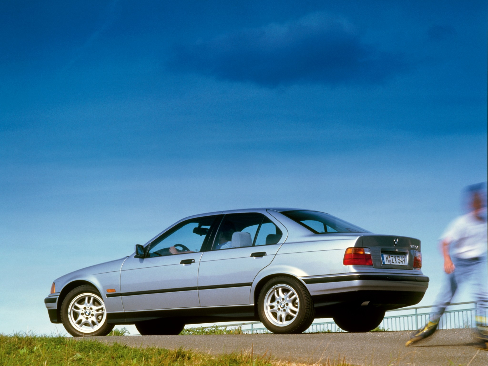 Bmw 3 Series Sedan photo 24