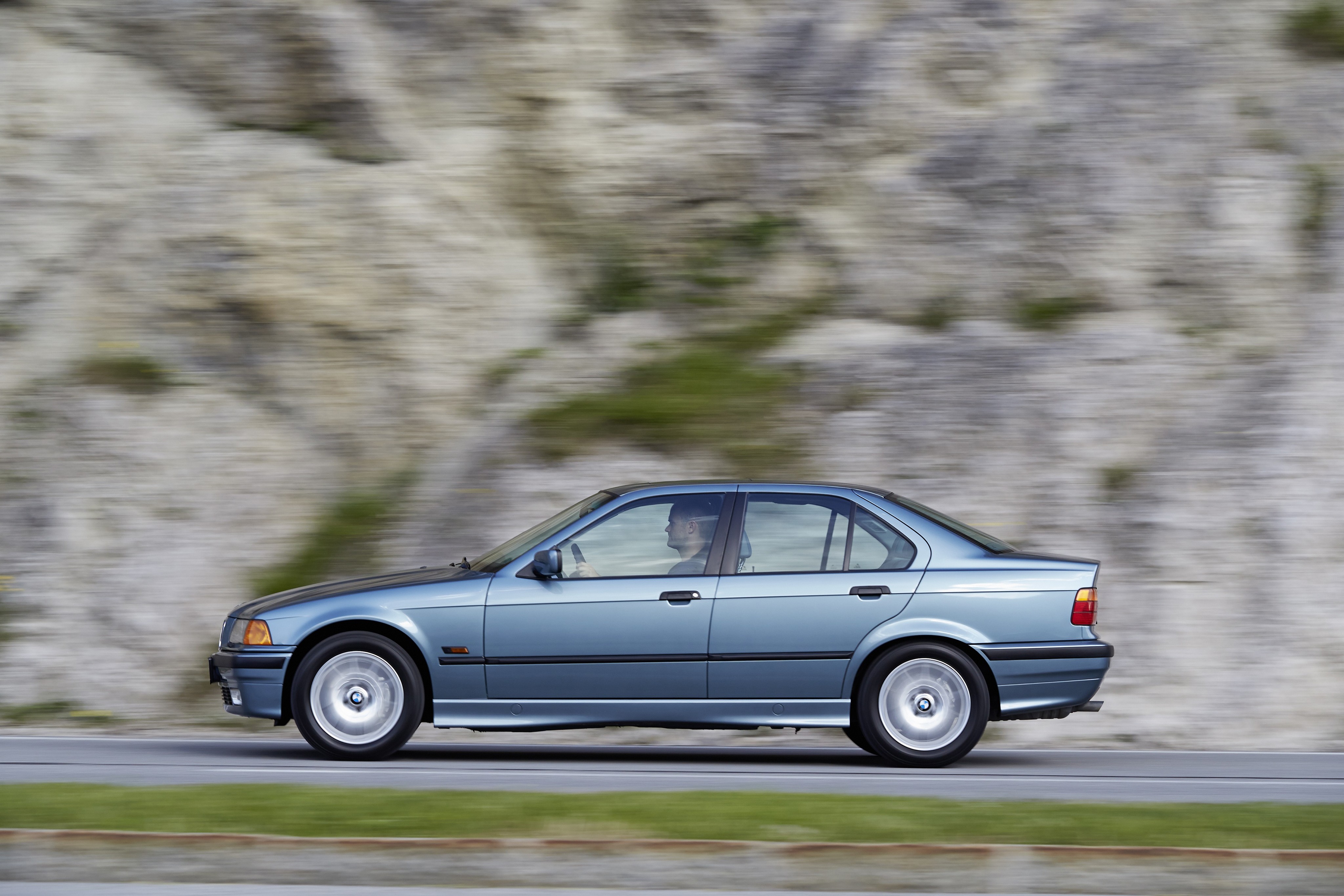 Bmw 3 Series Sedan photo 33
