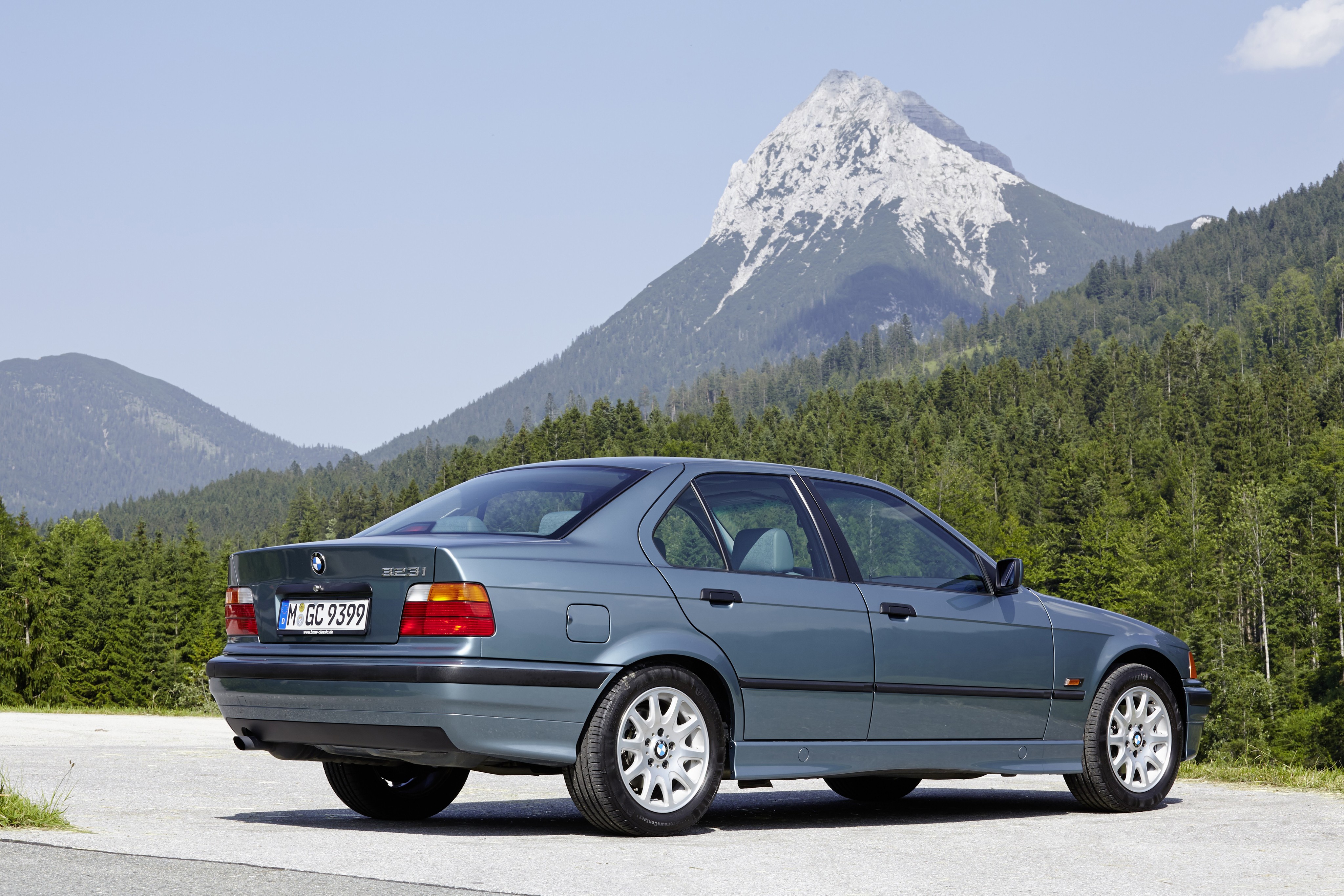 Bmw 3 Series Sedan photo 35