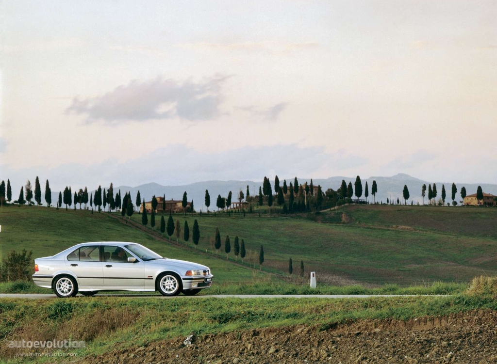 Bmw 3 Series Sedan photo 7