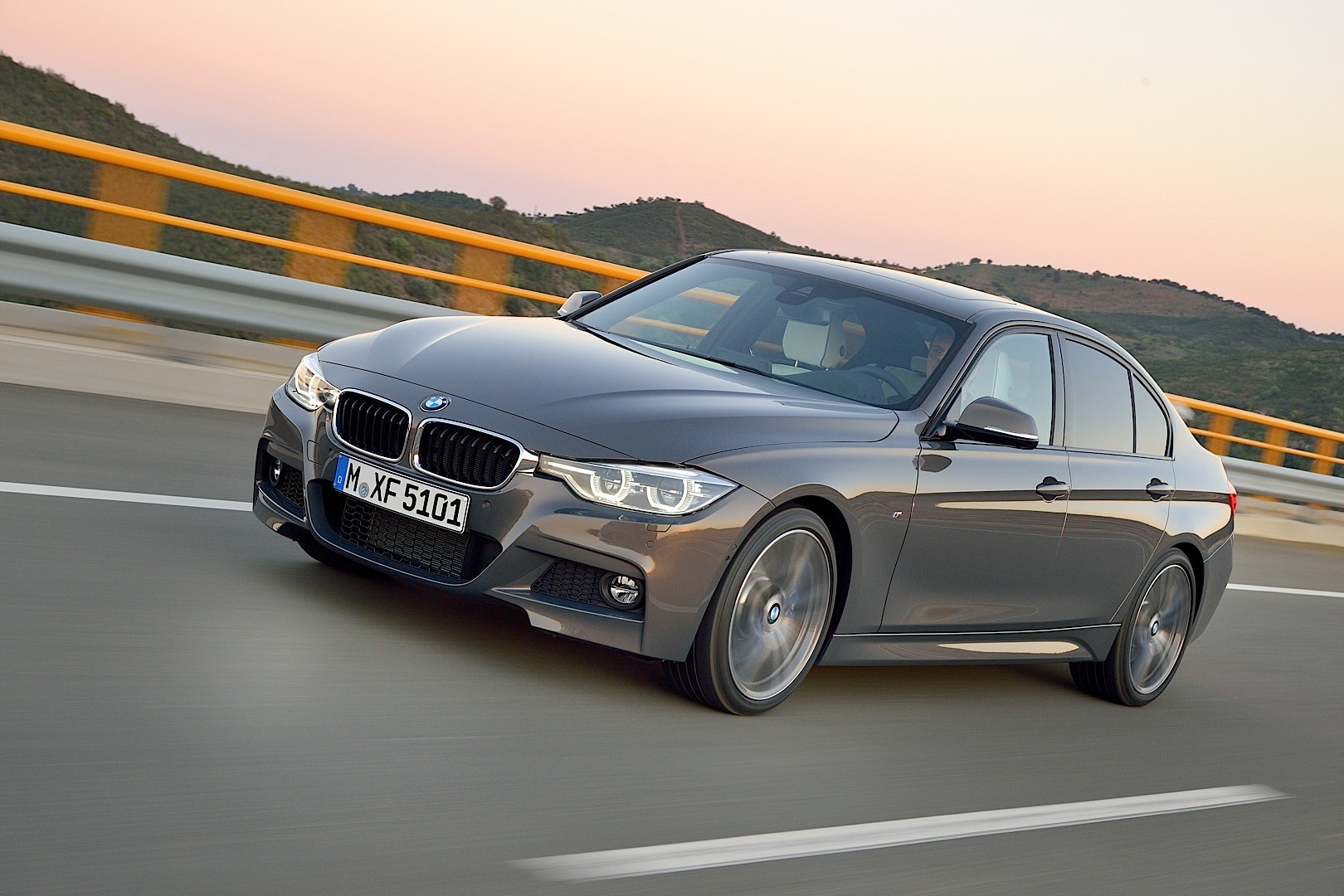 Bmw 3 Series Sedan photo 12
