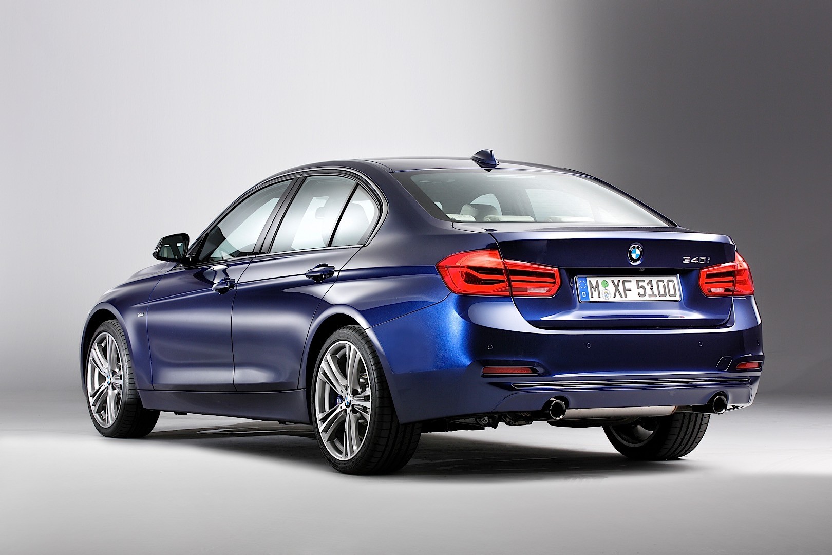Bmw 3 Series Sedan photo 15