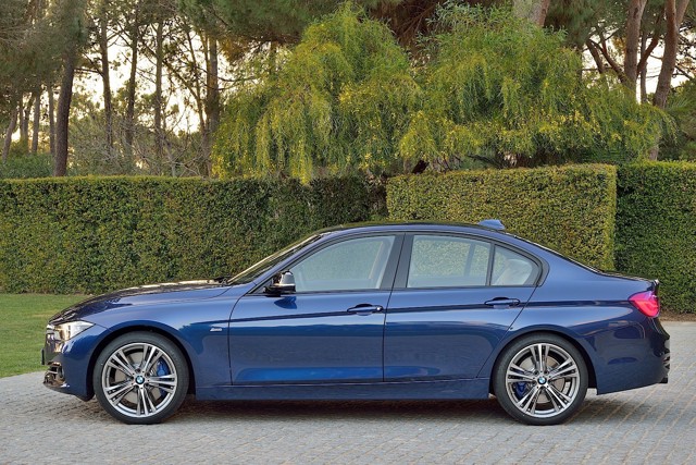 Bmw 3 Series Sedan foto 24